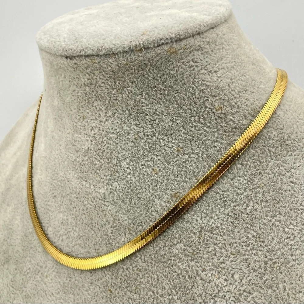 Elegant Y2K Gold Herringbone Choker Necklace 14.5- 16.5” Adjustable Chain